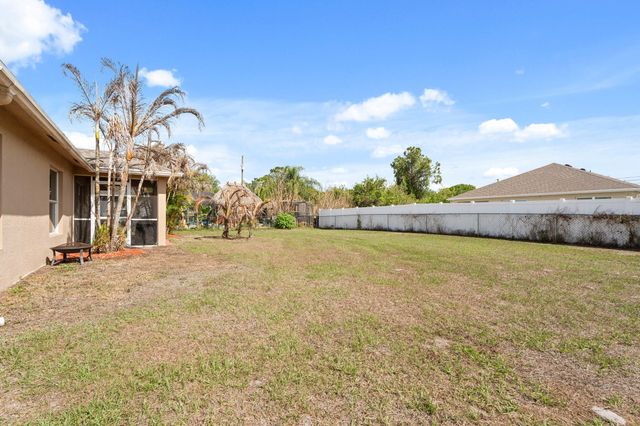 400 SW Ridgecrest Drive, Port St. Lucie, Port St Lucie, FL 34953