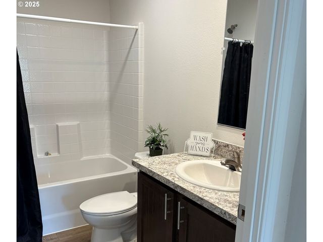 27645 SNYDER Rd 36, Junction City, OR 97448