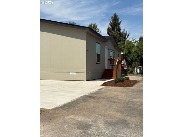 27645 SNYDER Rd 36, Junction City, OR 97448