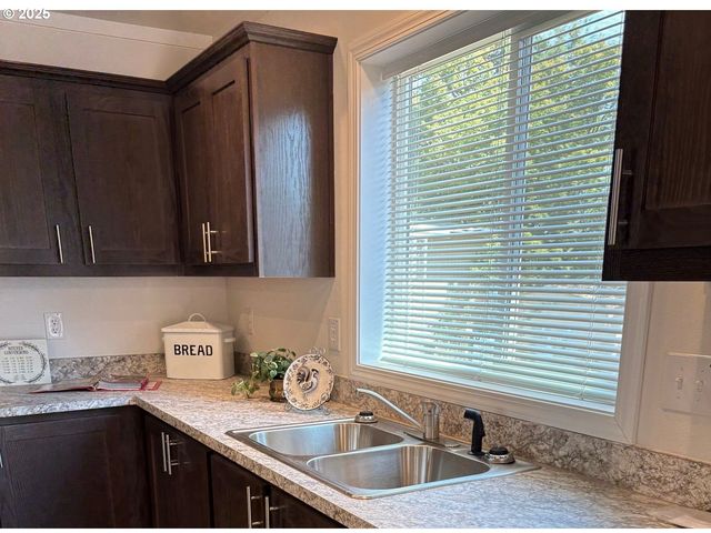 27645 SNYDER Rd 36, Junction City, OR 97448