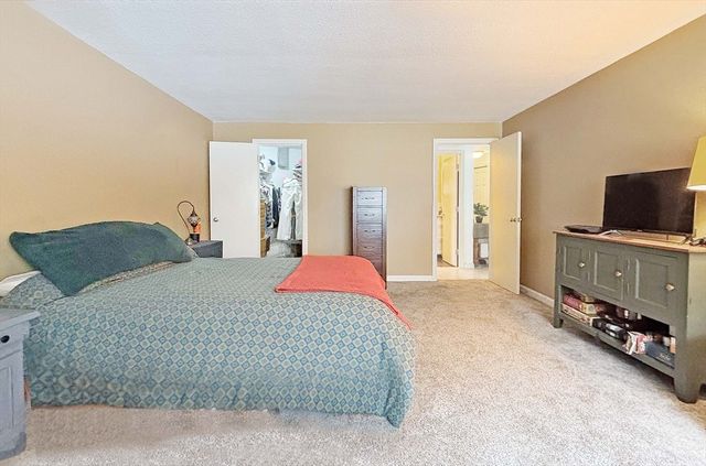 295 Lynn Shore Dr 104, Lynn, MA 01902