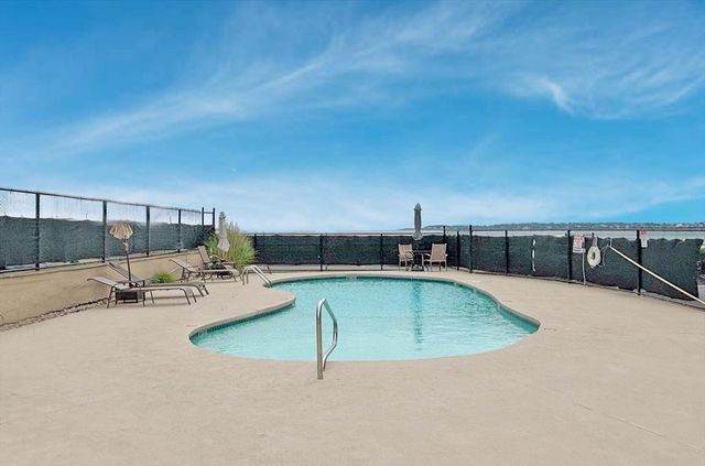 295 Lynn Shore Dr 104, Lynn, MA 01902
