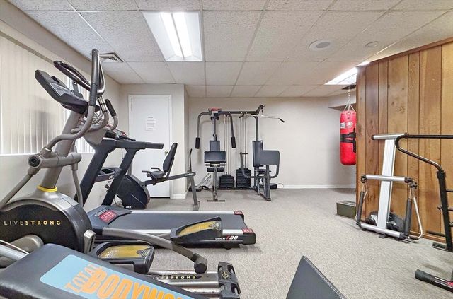 295 Lynn Shore Dr 104, Lynn, MA 01902