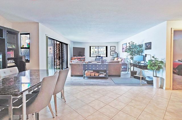 295 Lynn Shore Dr 104, Lynn, MA 01902