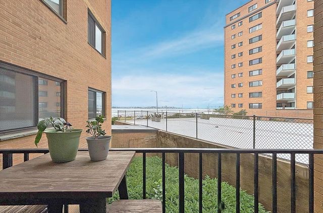 295 Lynn Shore Dr 104, Lynn, MA 01902