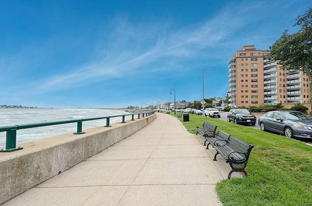 295 Lynn Shore Dr 104, Lynn, MA 01902
