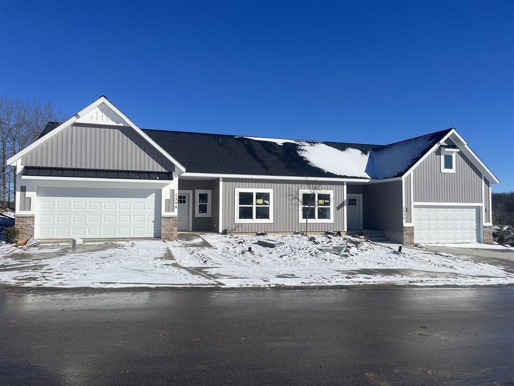 1396 Center Hill Road 52, Lowell, MI 49331