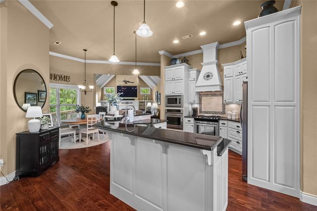 1302 NW Hermanus Street, Bentonville, AR 72712