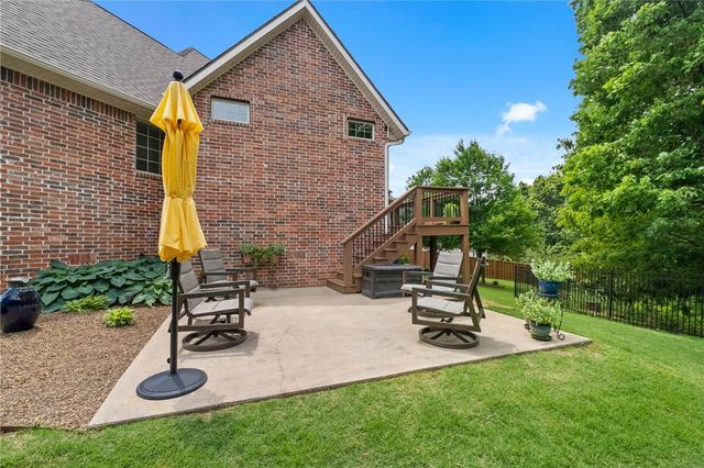 1302 NW Hermanus Street, Bentonville, AR 72712