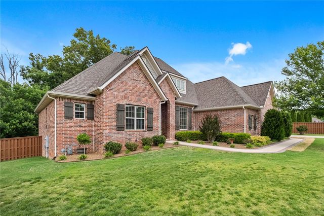 1302 NW Hermanus Street, Bentonville, AR 72712