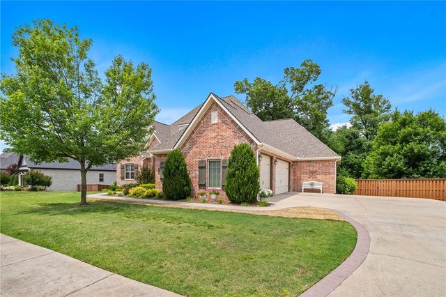 1302 NW Hermanus Street, Bentonville, AR 72712