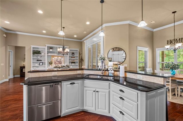 1302 NW Hermanus Street, Bentonville, AR 72712