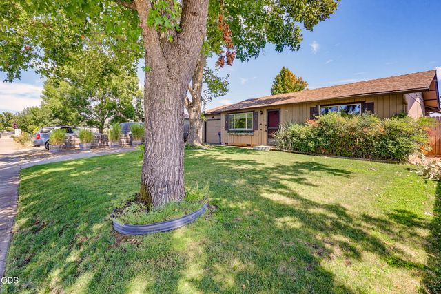7872 Harlan Drive, White City, OR 97503