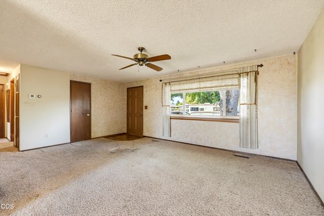 7872 Harlan Drive, White City, OR 97503