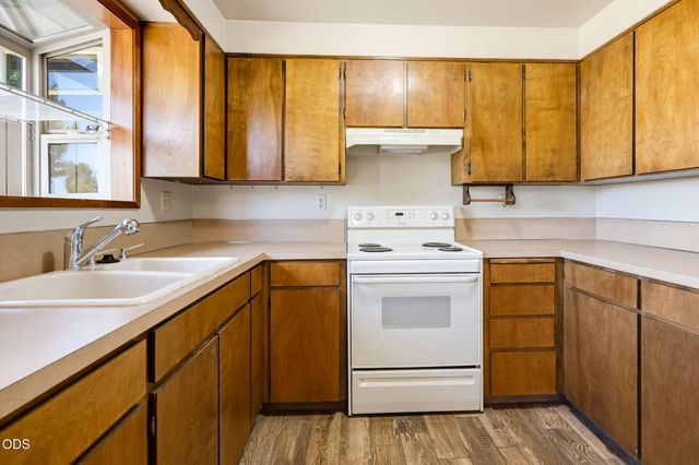 7872 Harlan Drive, White City, OR 97503