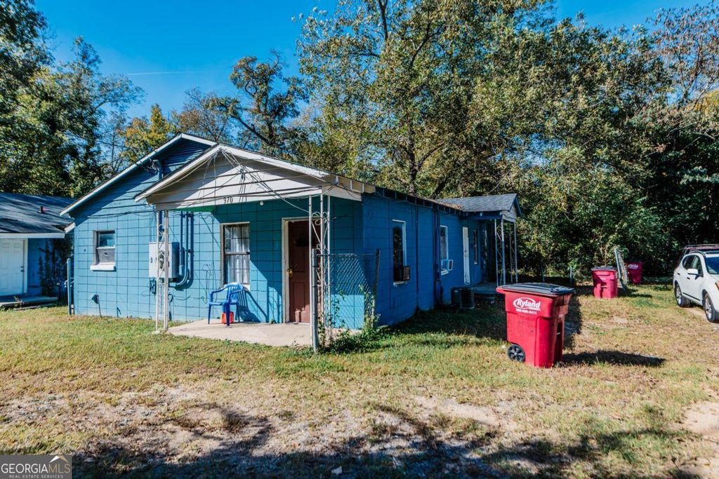 562 Madison Street 110, Commerce, GA 30529