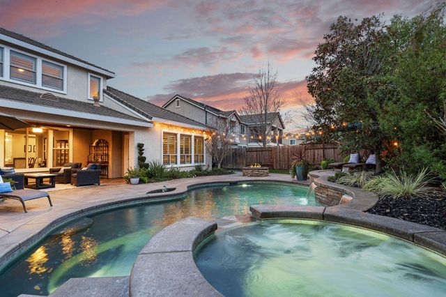 2281 Corin Dr, Roseville, CA 95747