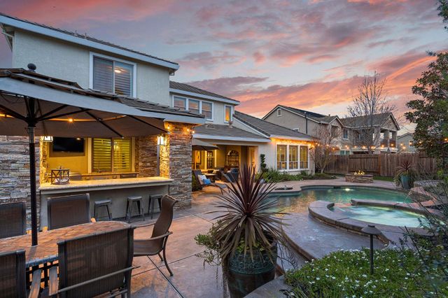 2281 Corin Dr, Roseville, CA 95747