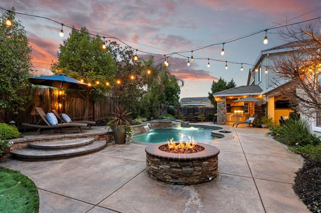 2281 Corin Dr, Roseville, CA 95747