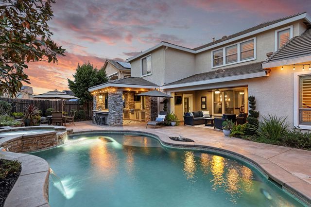 2281 Corin Dr, Roseville, CA 95747