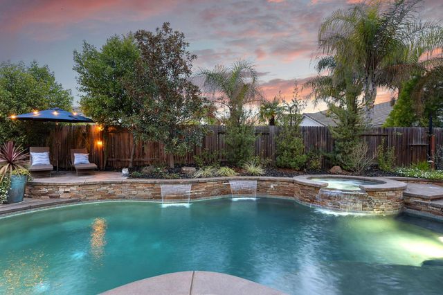 2281 Corin Dr, Roseville, CA 95747