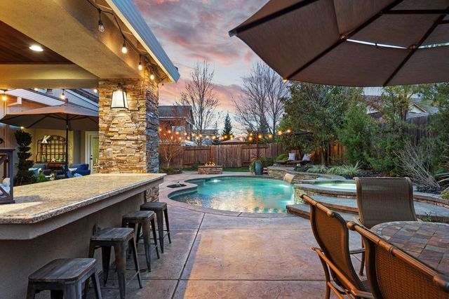 2281 Corin Dr, Roseville, CA 95747