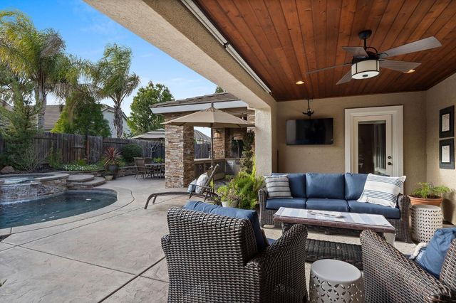 2281 Corin Dr, Roseville, CA 95747