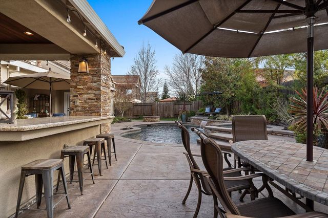 2281 Corin Dr, Roseville, CA 95747