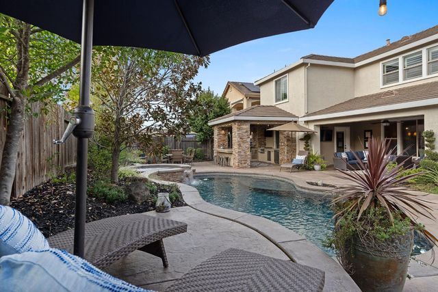 2281 Corin Dr, Roseville, CA 95747