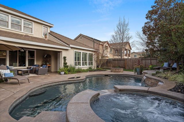 2281 Corin Dr, Roseville, CA 95747