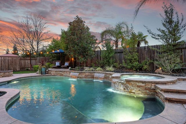 2281 Corin Dr, Roseville, CA 95747