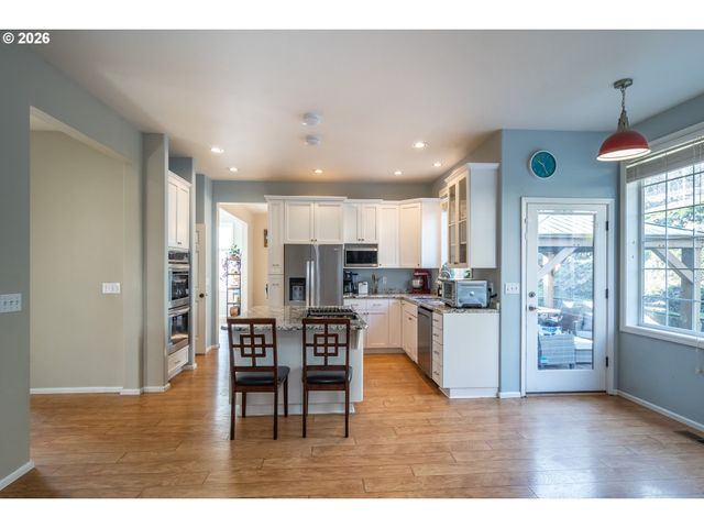 2290 Nw WITHERSPOON Ave, Roseburg, OR 97471