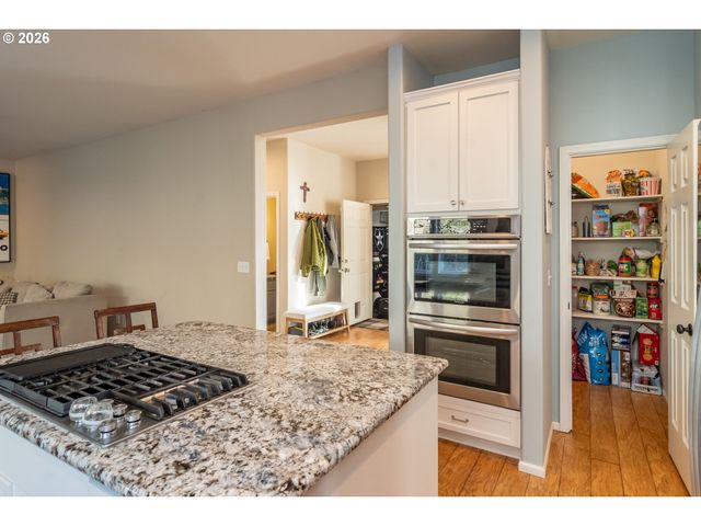 2290 Nw WITHERSPOON Ave, Roseburg, OR 97471