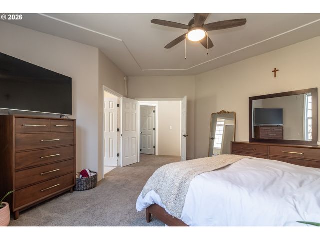 2290 Nw WITHERSPOON Ave, Roseburg, OR 97471