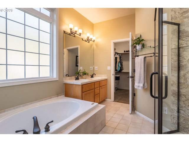 2290 Nw WITHERSPOON Ave, Roseburg, OR 97471