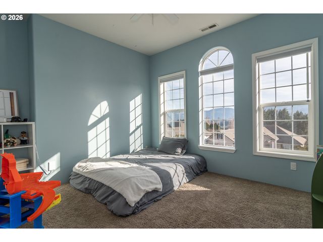 2290 Nw WITHERSPOON Ave, Roseburg, OR 97471