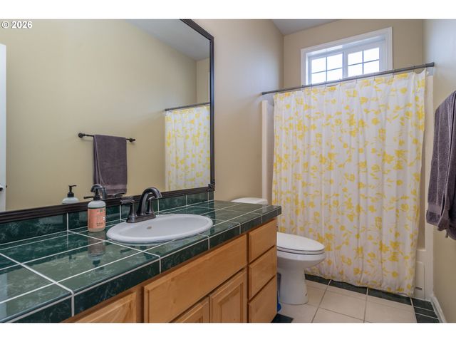 2290 Nw WITHERSPOON Ave, Roseburg, OR 97471