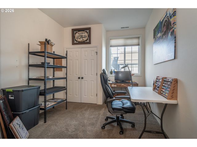 2290 Nw WITHERSPOON Ave, Roseburg, OR 97471