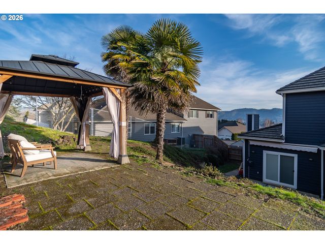 2290 Nw WITHERSPOON Ave, Roseburg, OR 97471