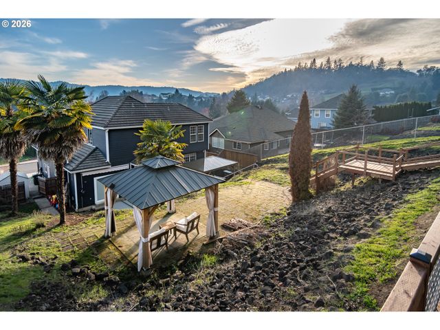 2290 Nw WITHERSPOON Ave, Roseburg, OR 97471