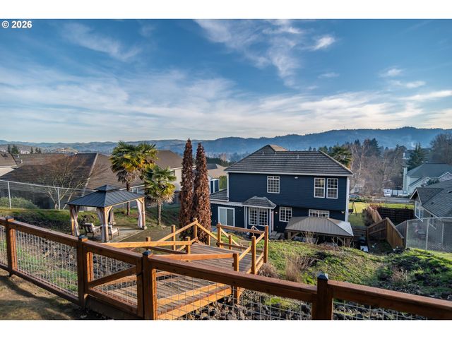 2290 Nw WITHERSPOON Ave, Roseburg, OR 97471