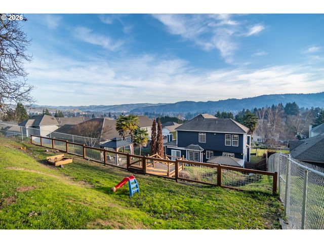 2290 Nw WITHERSPOON Ave, Roseburg, OR 97471