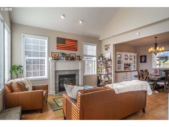 2290 Nw WITHERSPOON Ave, Roseburg, OR 97471