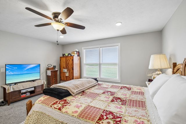 361 Elton Ln, Lafayette, TN 37083