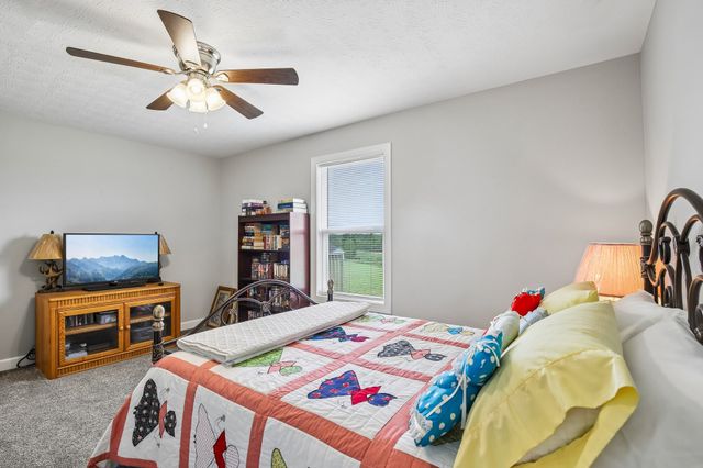 361 Elton Ln, Lafayette, TN 37083