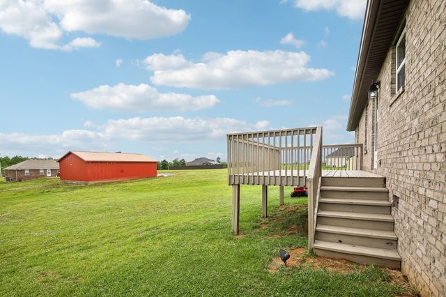 361 Elton Ln, Lafayette, TN 37083