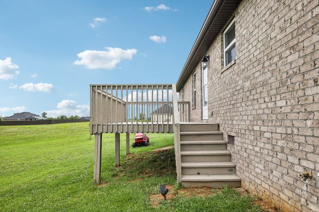 361 Elton Ln, Lafayette, TN 37083