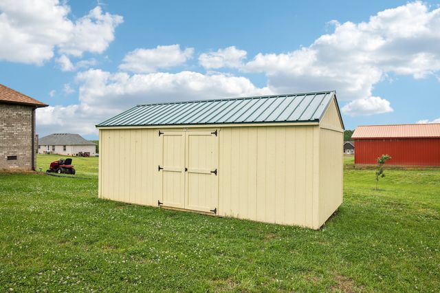 361 Elton Ln, Lafayette, TN 37083