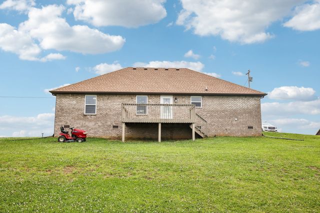 361 Elton Ln, Lafayette, TN 37083