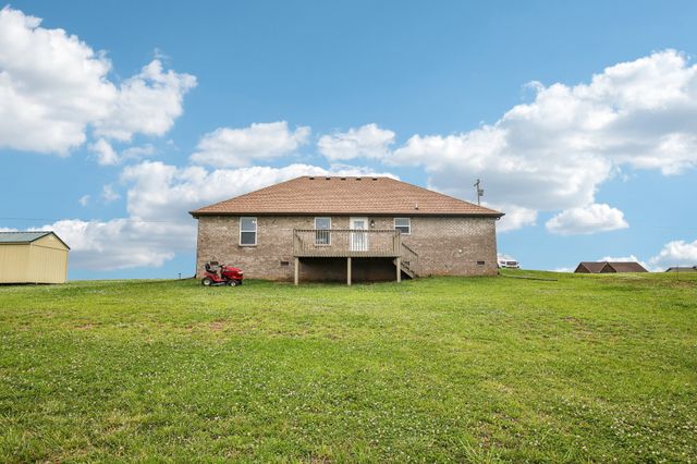 361 Elton Ln, Lafayette, TN 37083